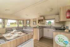 Willerby Rio Gold Pawsome 4