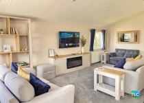 Buttercup Hot tub Lodge 1
